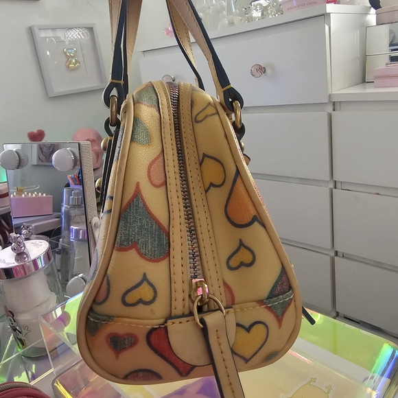 Dooney & Bourke Heart Print Tan Bag - Picture 2 of 6